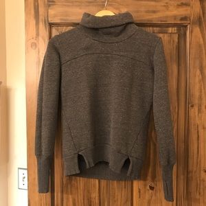 ALO Yoga Turtleneck Sweatshirt